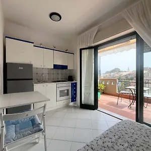 suite-gardenia.taorminaitalyhotels.com/