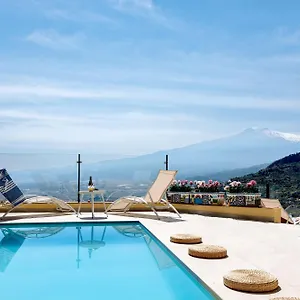 taormina-rooms-panoramic-apartments.taorminaitalyhotels.com/